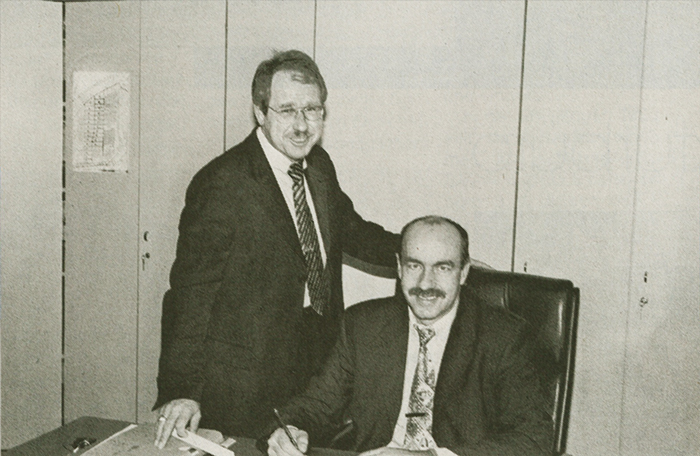 Friedhelm Brosius (stehend) und Hans-Werner Jakobs (†)